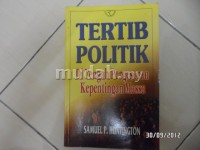 Image of Tertib politik: di tengah pergeseran kepentingan massa